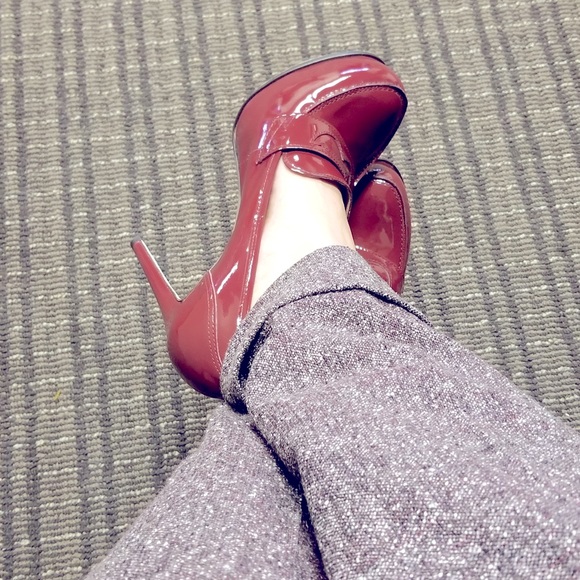 Gorgeous Pour La Victoire Patent Leather Burgundy Platform Heels❣️ - Picture 3 of 16